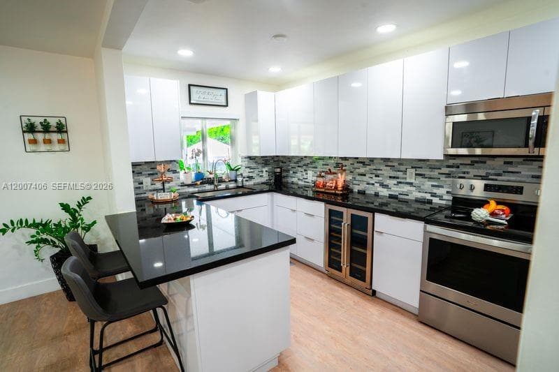 5290 Palm Ave, Hialeah FL 33012 — 7