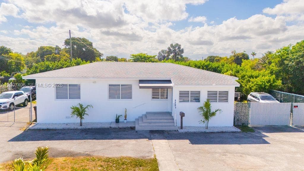 5290 Palm Ave, Hialeah FL 33012 — 1
