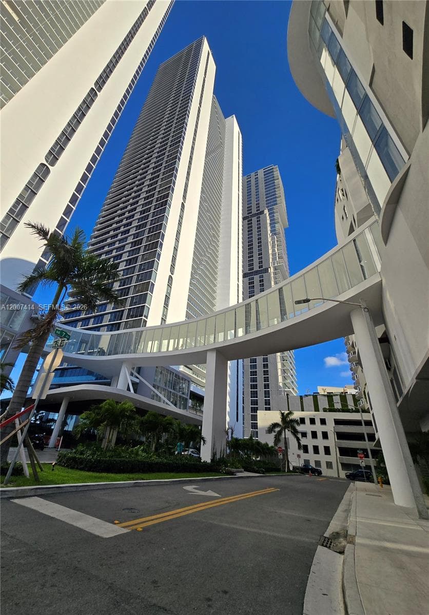 700 NE 24 ST # 3104, Miami FL 33137 — 2