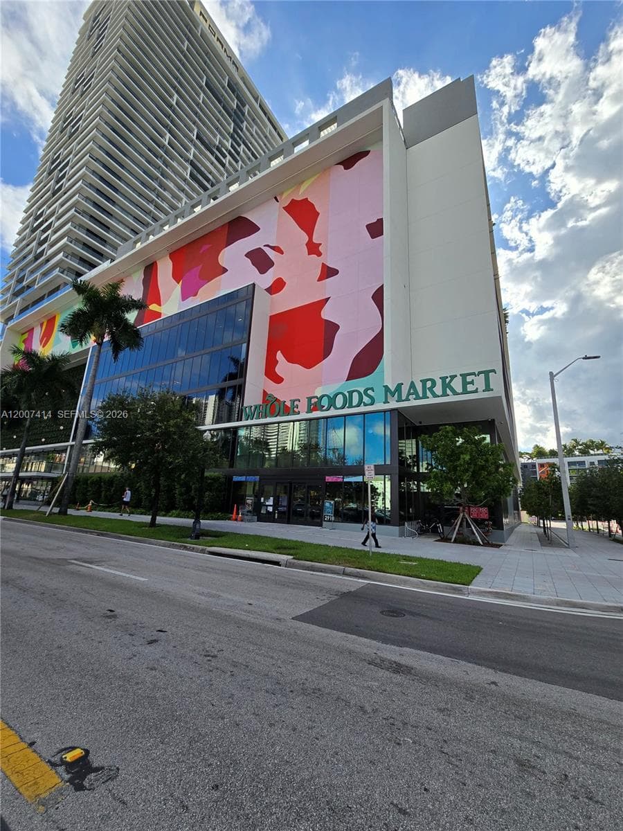 700 NE 24 ST # 3104, Miami FL 33137 — 71