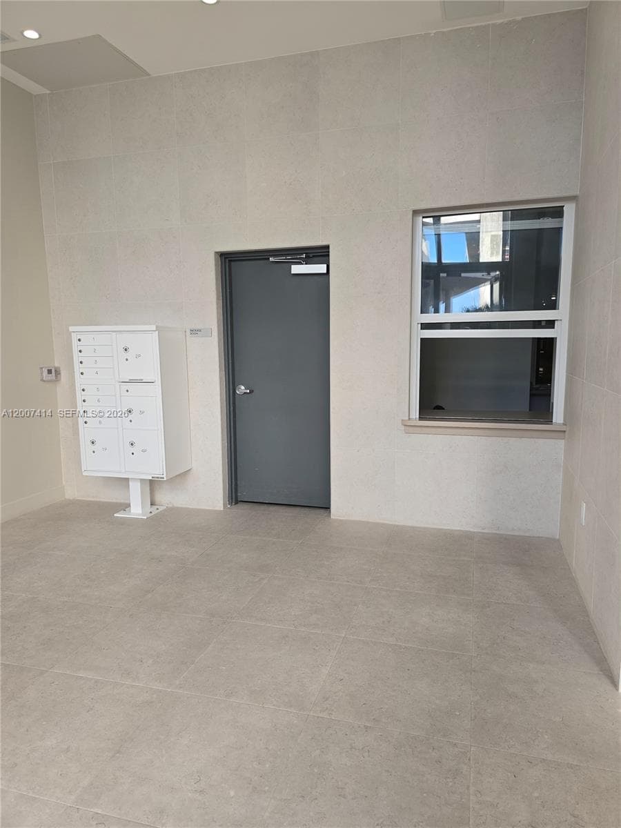 700 NE 24 ST # 3104, Miami FL 33137 — 69