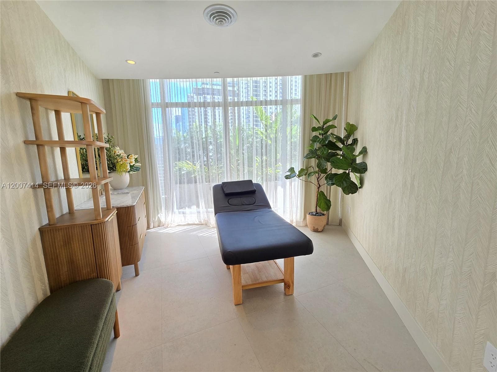 700 NE 24 ST # 3104, Miami FL 33137 — 65