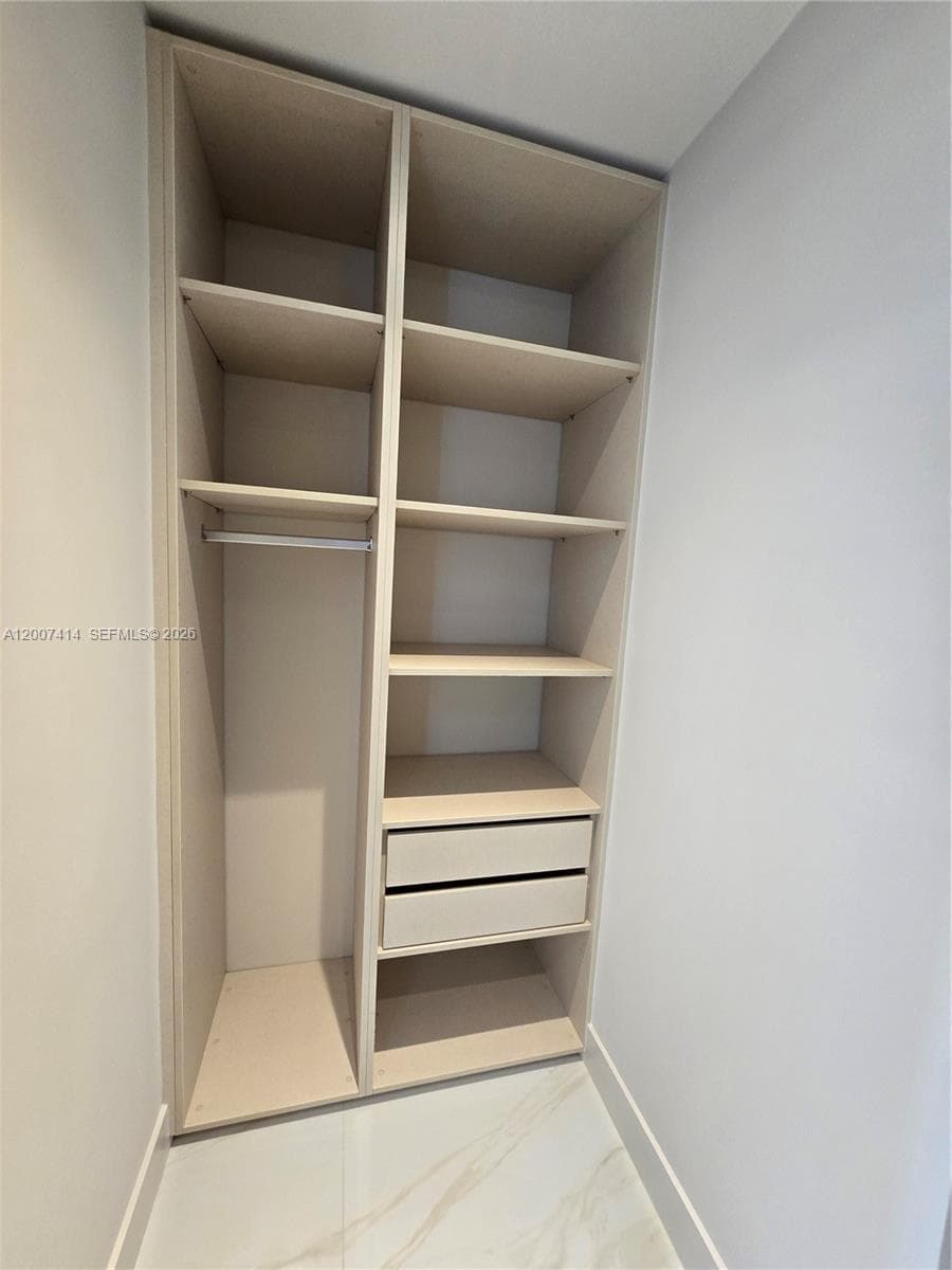 700 NE 24 ST # 3104, Miami FL 33137 — 33