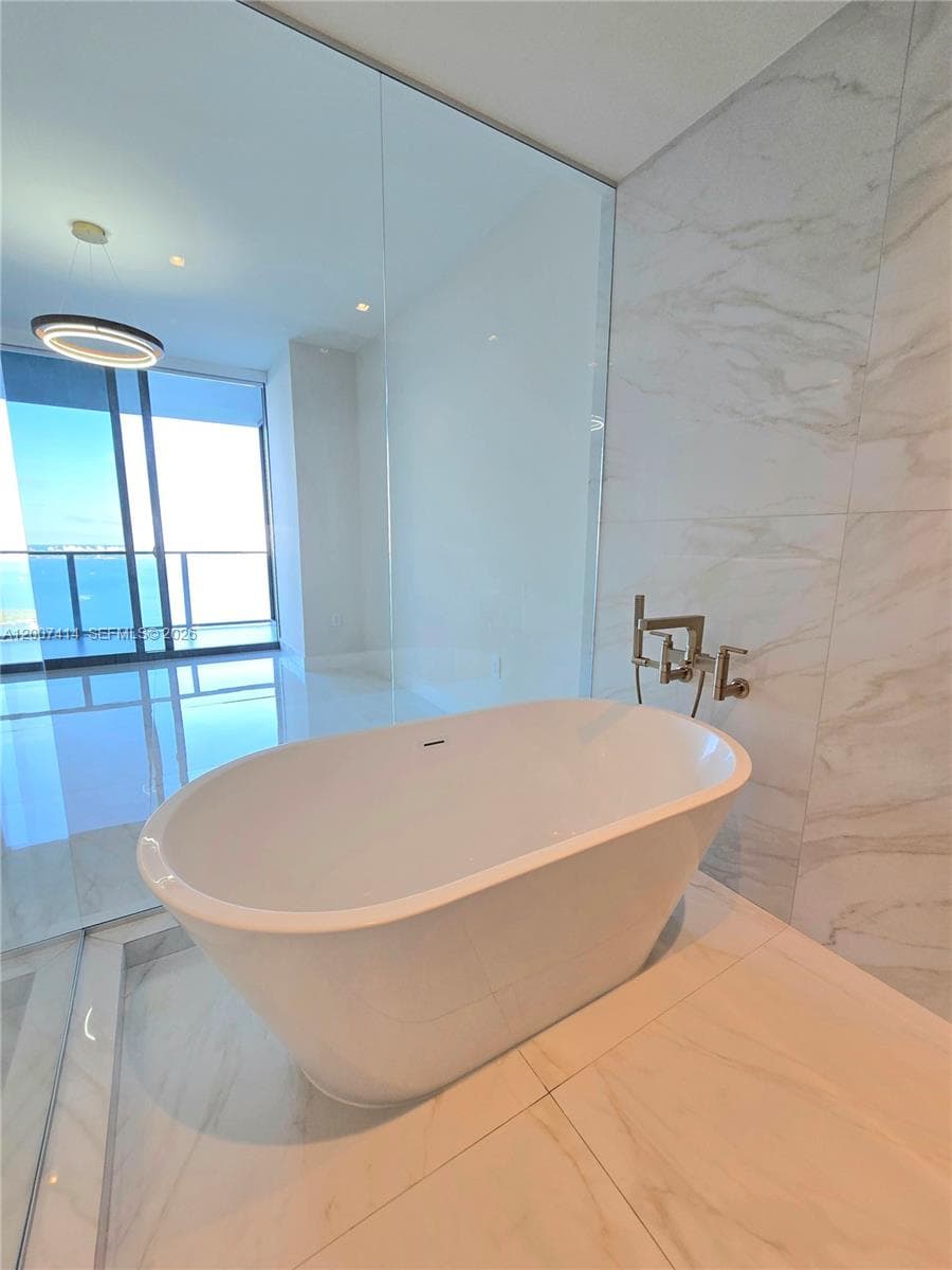 700 NE 24 ST # 3104, Miami FL 33137 — 29