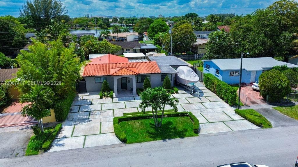 4210 W 6th Ave, Hialeah FL 33012 — 3
