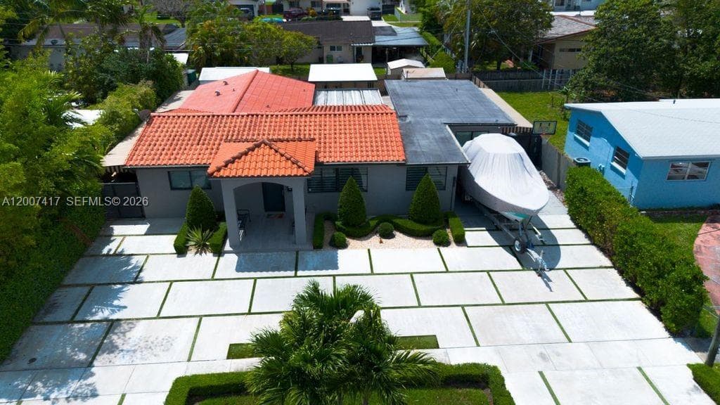 4210 W 6th Ave, Hialeah FL 33012 — 1