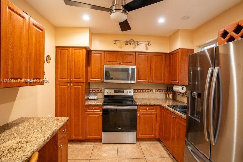 4210 W 6th Ave, Hialeah FL 33012 — 9