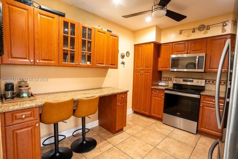 4210 W 6th Ave, Hialeah FL 33012 — 10