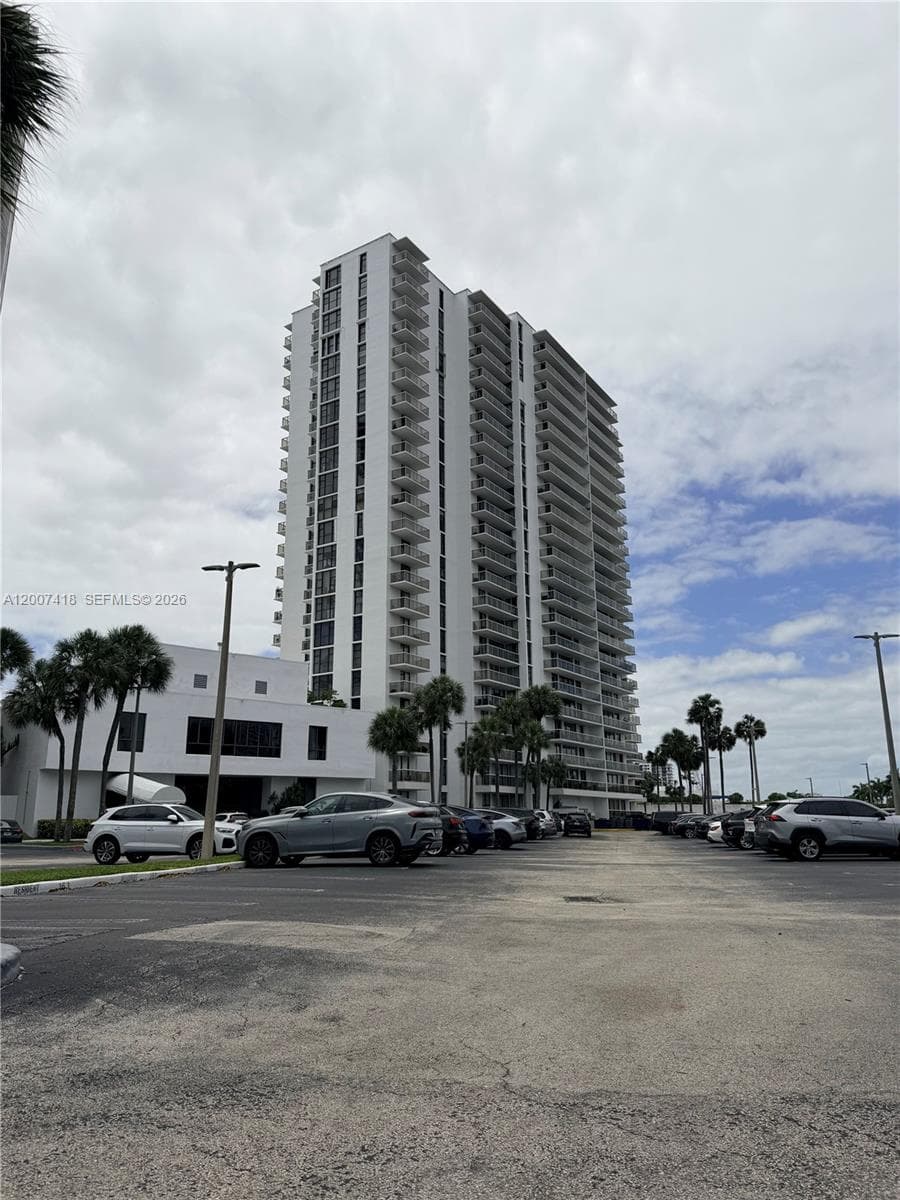 3701 N Country Club Dr # 607, Aventura FL 33180 — 30