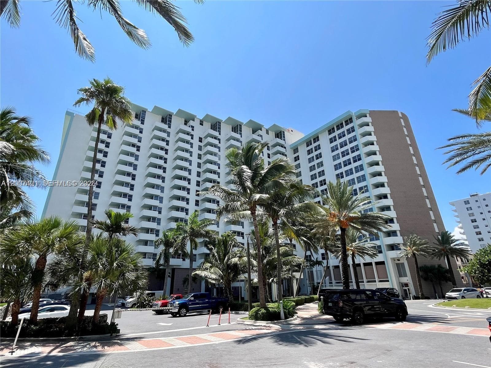 2899 Collins Ave # 1040, Miami Beach FL 33140 — 1