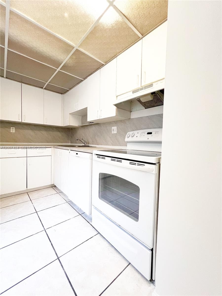 8287 SW 128th St # 205, Pinecrest FL 33156 — 7