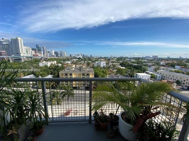 10 SW South River Dr # 909, Miami FL 33130 — 52