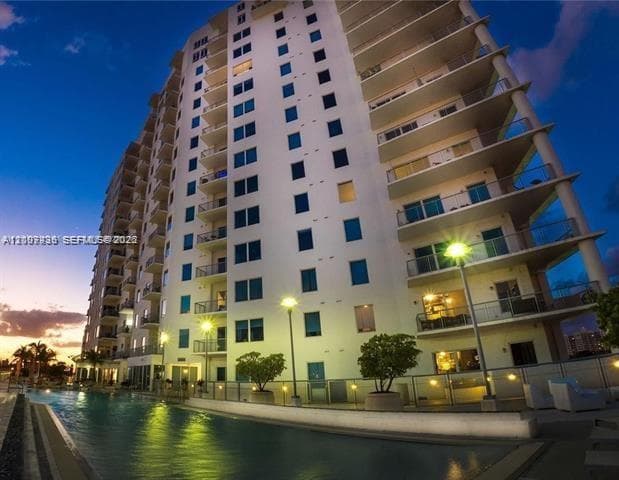 10 SW South River Dr # 909, Miami FL 33130 — 55
