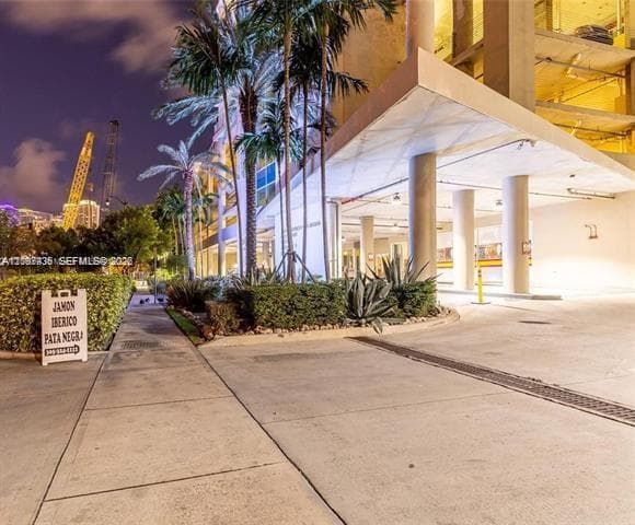 10 SW South River Dr # 909, Miami FL 33130 — 68