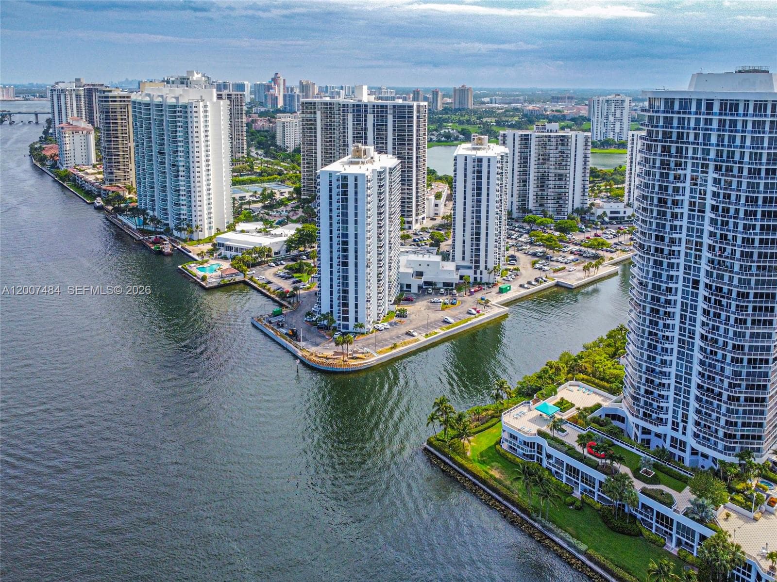 20505 E Country Club Dr # 931, Aventura FL 33180 — 2
