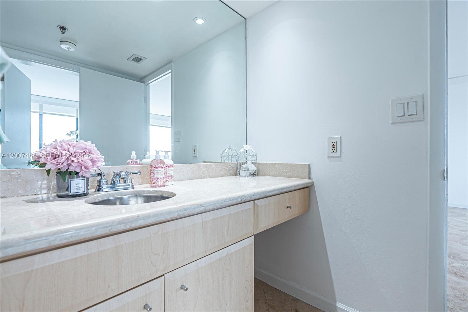 20505 E Country Club Dr # 931, Aventura FL 33180 — 91