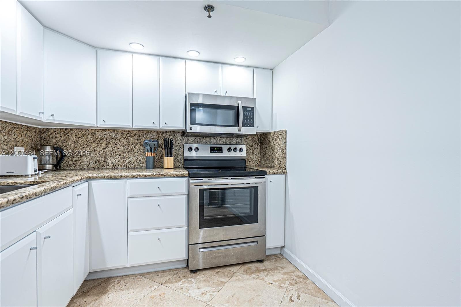 20505 E Country Club Dr # 931, Aventura FL 33180 — 77