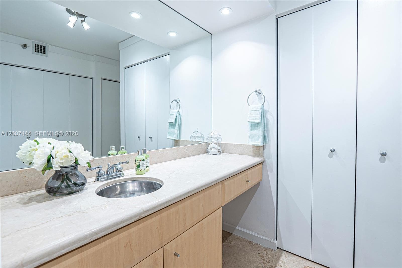 20505 E Country Club Dr # 931, Aventura FL 33180 — 60