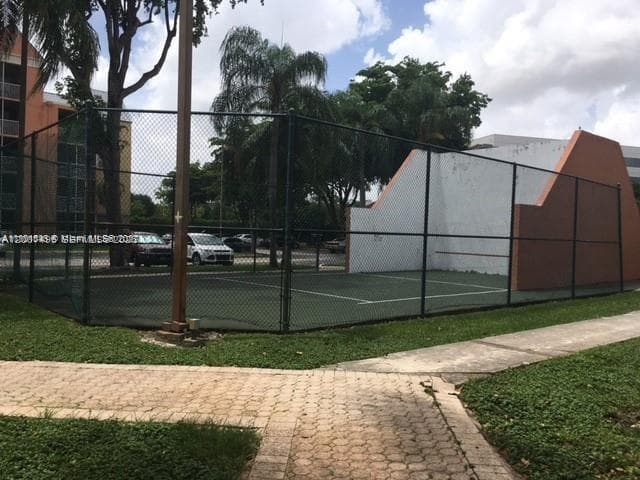 8205 Lake Dr # 204, Doral FL 33166 — 17