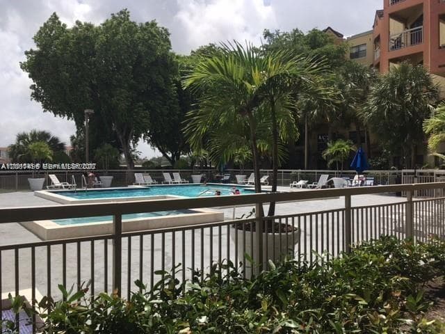8205 Lake Dr # 204, Doral FL 33166 — 20