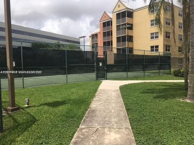 8205 Lake Dr # 204, Doral FL 33166 — 18