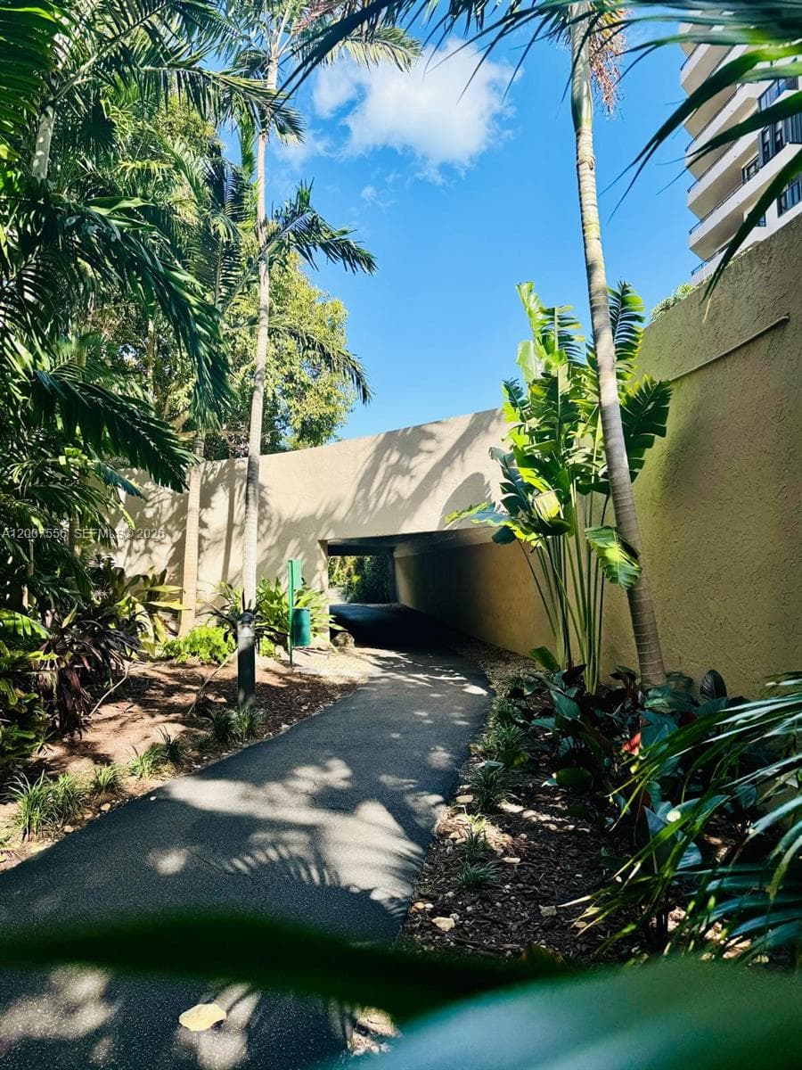 101 E Crandon Blvd # 276, Key Biscayne FL 33149 — 57