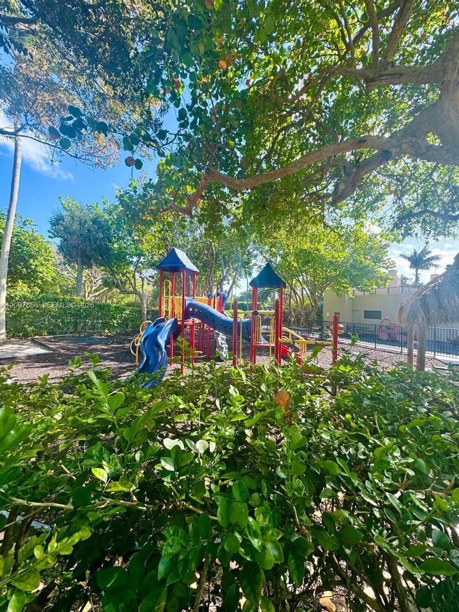 101 E Crandon Blvd # 276, Key Biscayne FL 33149 — 50