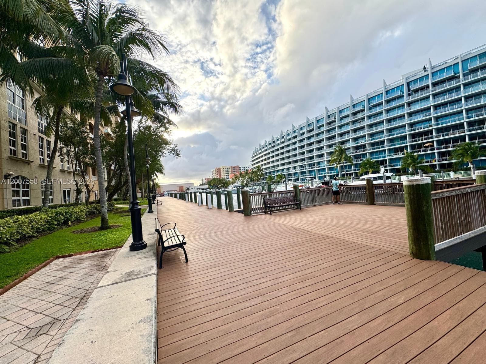 3001 NE 185th St # 225, Aventura FL 33180 — 25