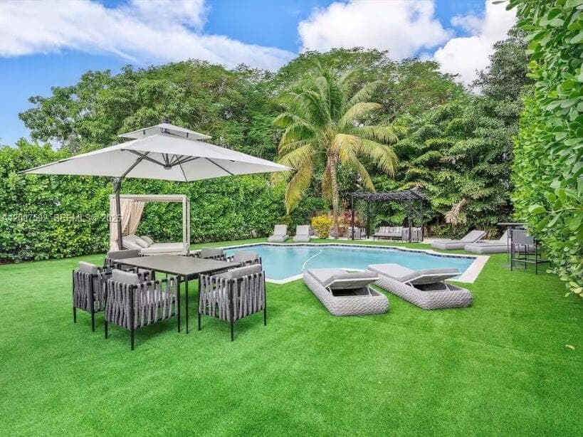 545 NW 52nd St, Miami FL 33127 — 2