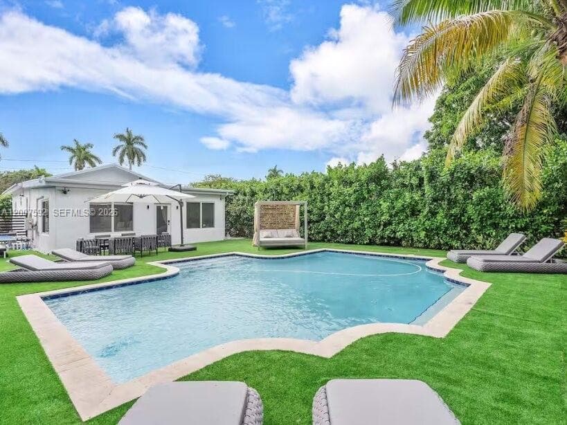 545 NW 52nd St, Miami FL 33127 — 1