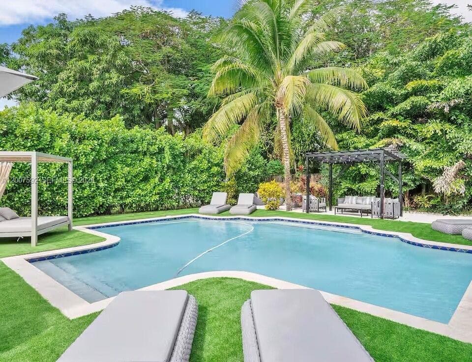 545 NW 52nd St, Miami FL 33127 — 34