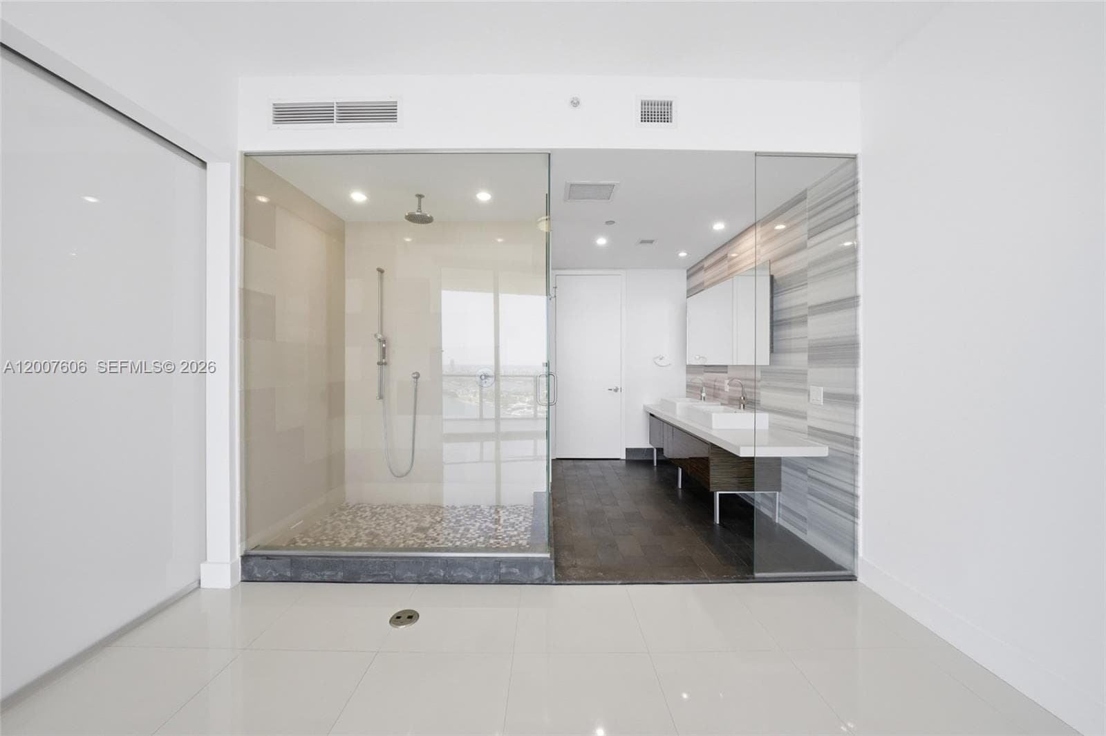 1100 Biscayne Blvd # 4402, Miami FL 33132 — 16