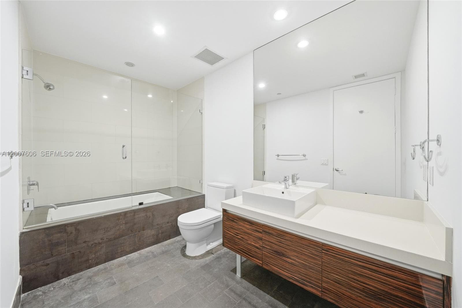 1100 Biscayne Blvd # 4402, Miami FL 33132 — 22
