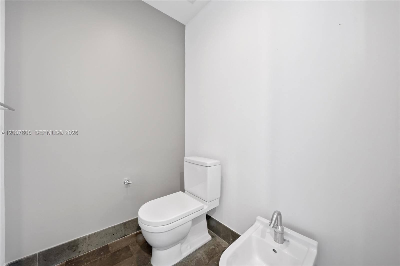 1100 Biscayne Blvd # 4402, Miami FL 33132 — 18