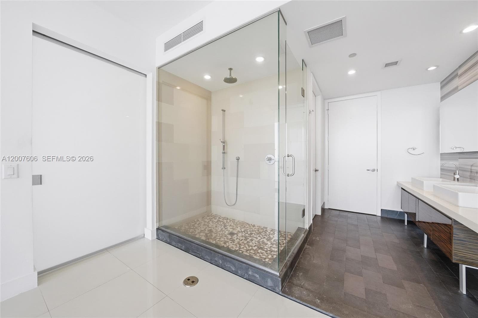 1100 Biscayne Blvd # 4402, Miami FL 33132 — 15