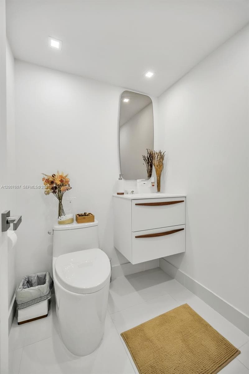 6801 Indian Creek Dr # 304, Miami Beach FL 33141 — 18