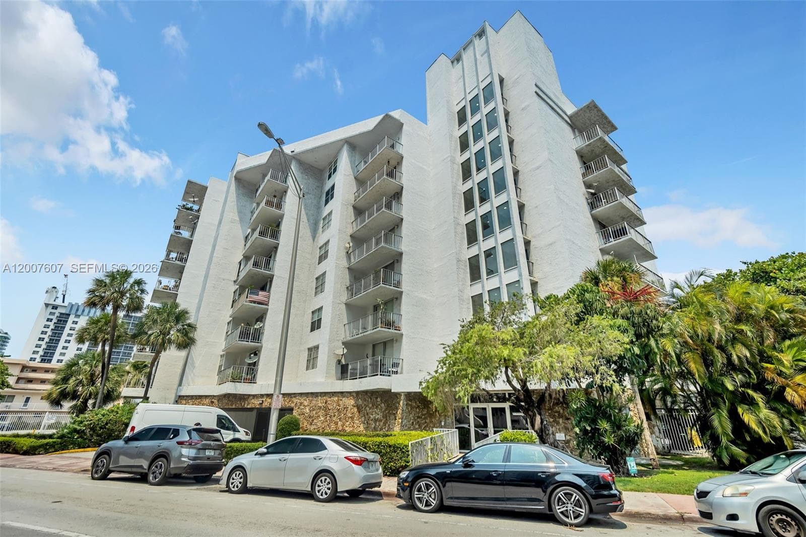 6801 Indian Creek Dr # 304, Miami Beach FL 33141 — 25