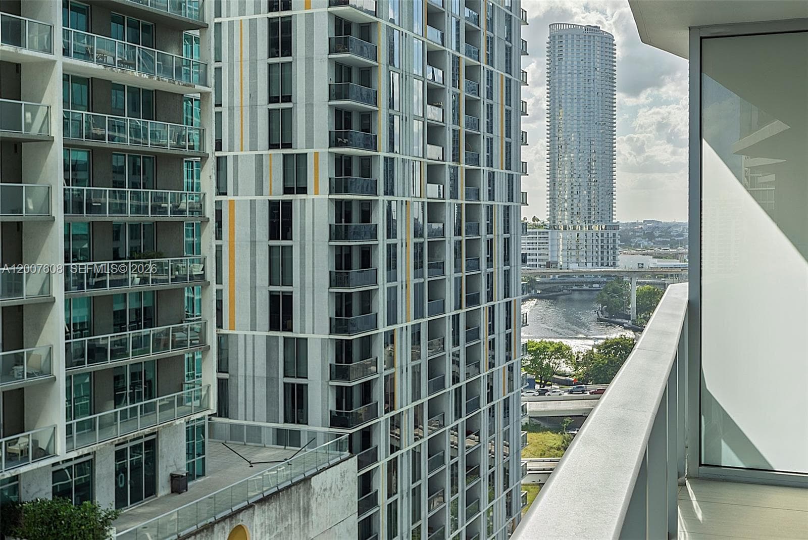 77 SE 5th St. # 1510, Miami FL 33131 — 23