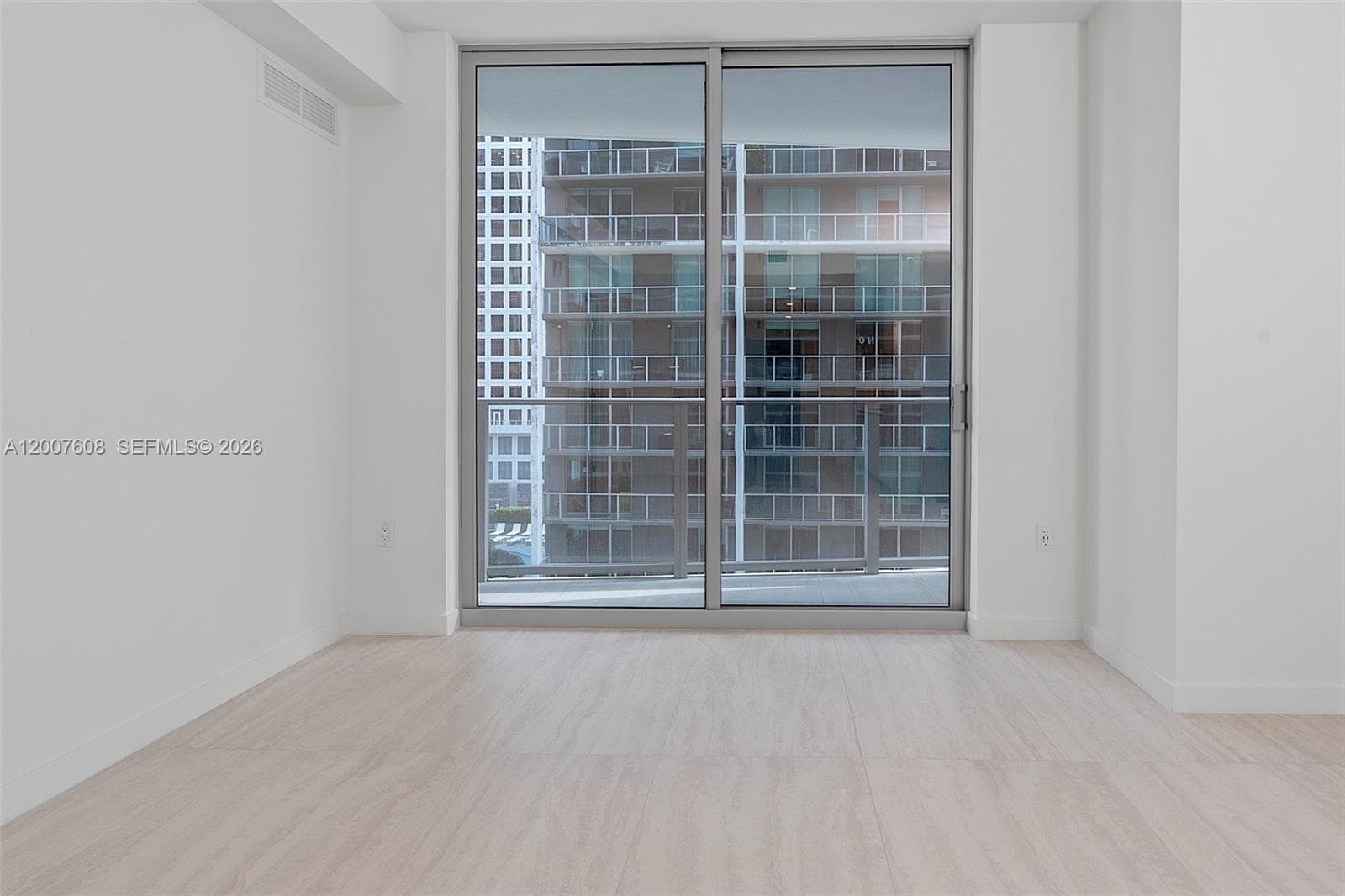 77 SE 5th St. # 1510, Miami FL 33131 — 17