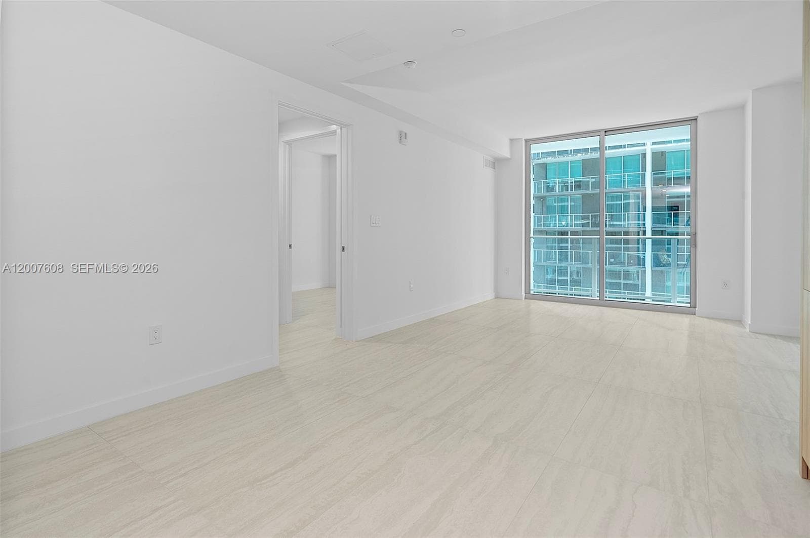 77 SE 5th St. # 1510, Miami FL 33131 — 16