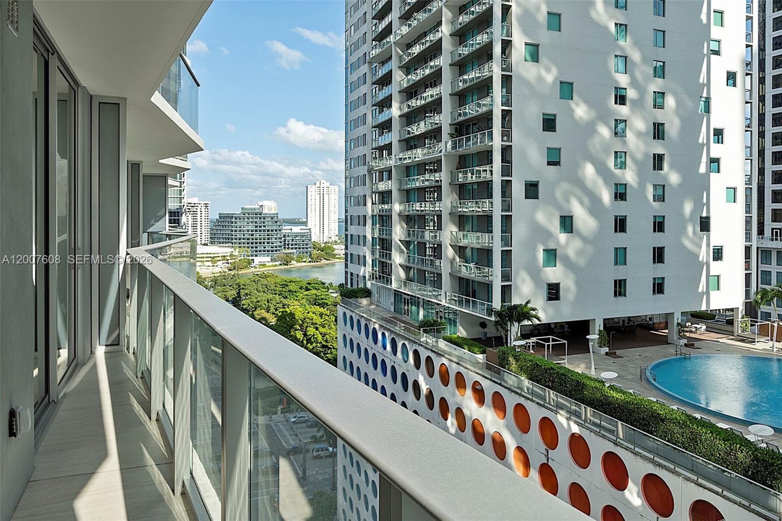 77 SE 5th St. # 1510, Miami FL 33131 — 24