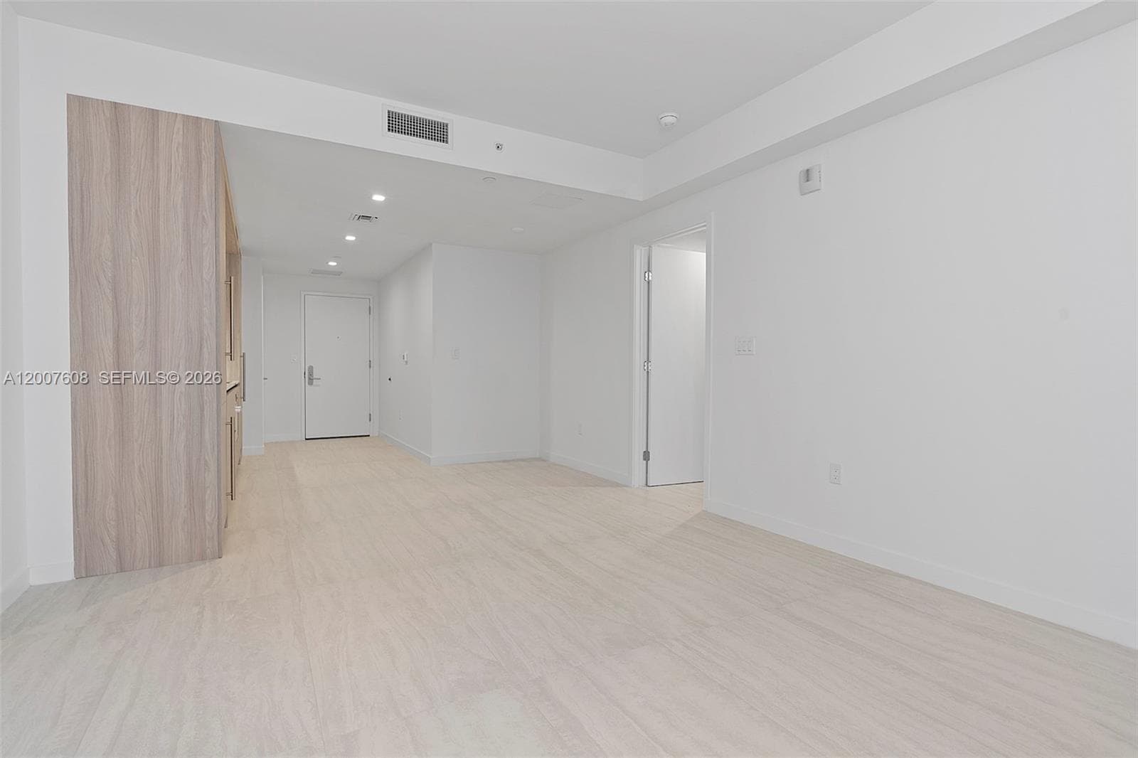 77 SE 5th St. # 1510, Miami FL 33131 — 14