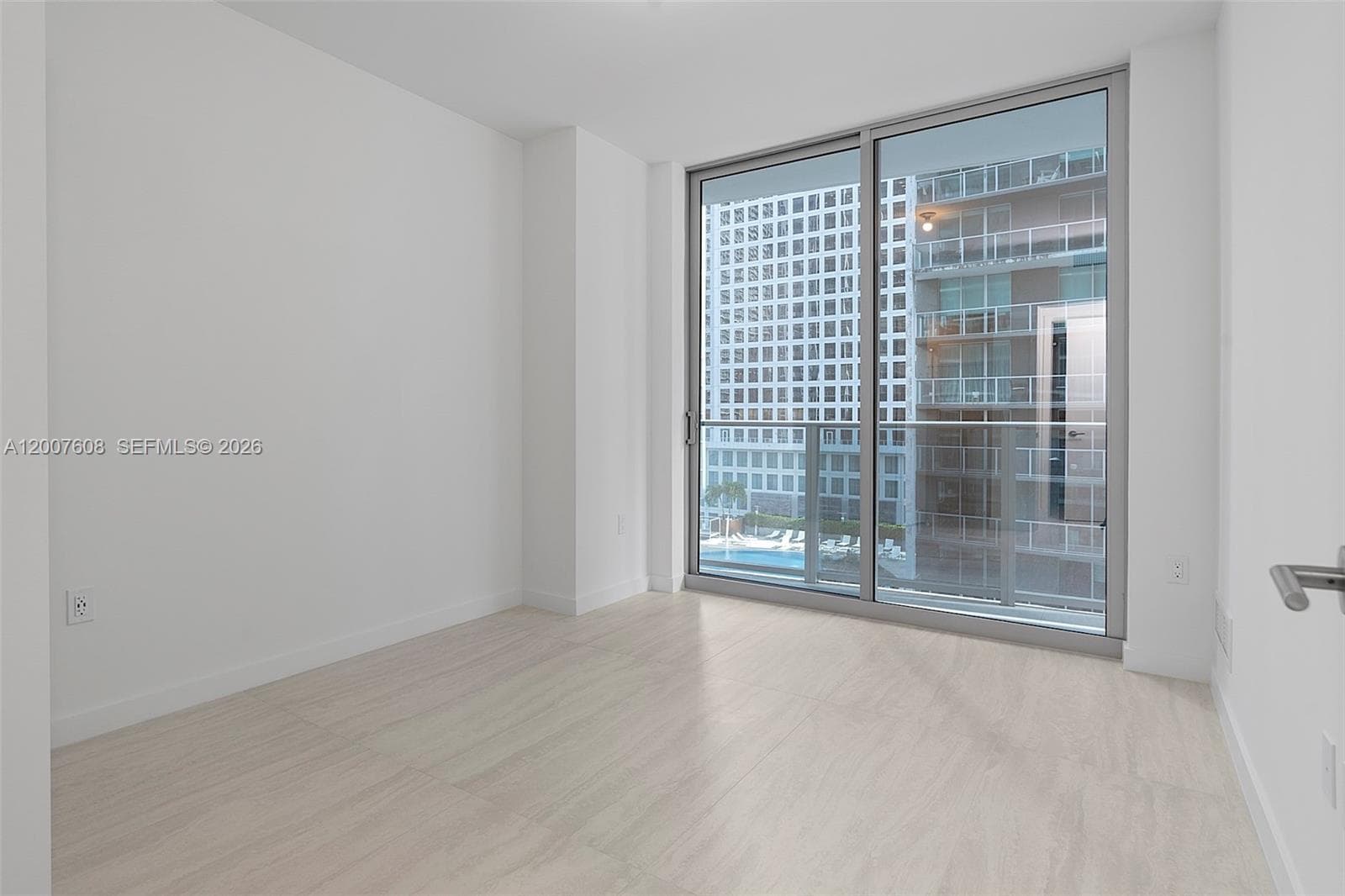 77 SE 5th St. # 1510, Miami FL 33131 — 18