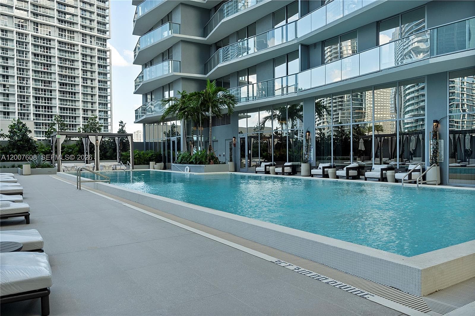 77 SE 5th St. # 1510, Miami FL 33131 — 40