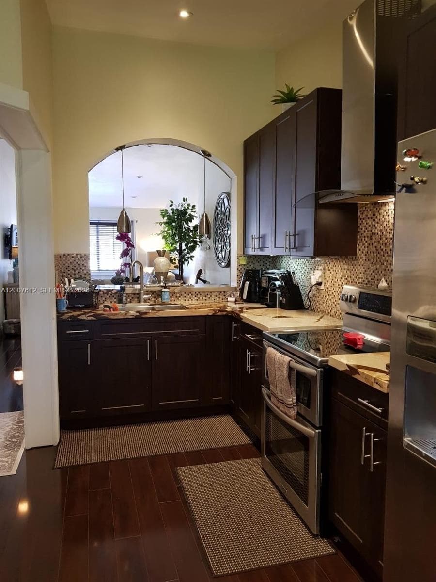 930 NE 33rd Ter # 202, Homestead FL 33033 — 3