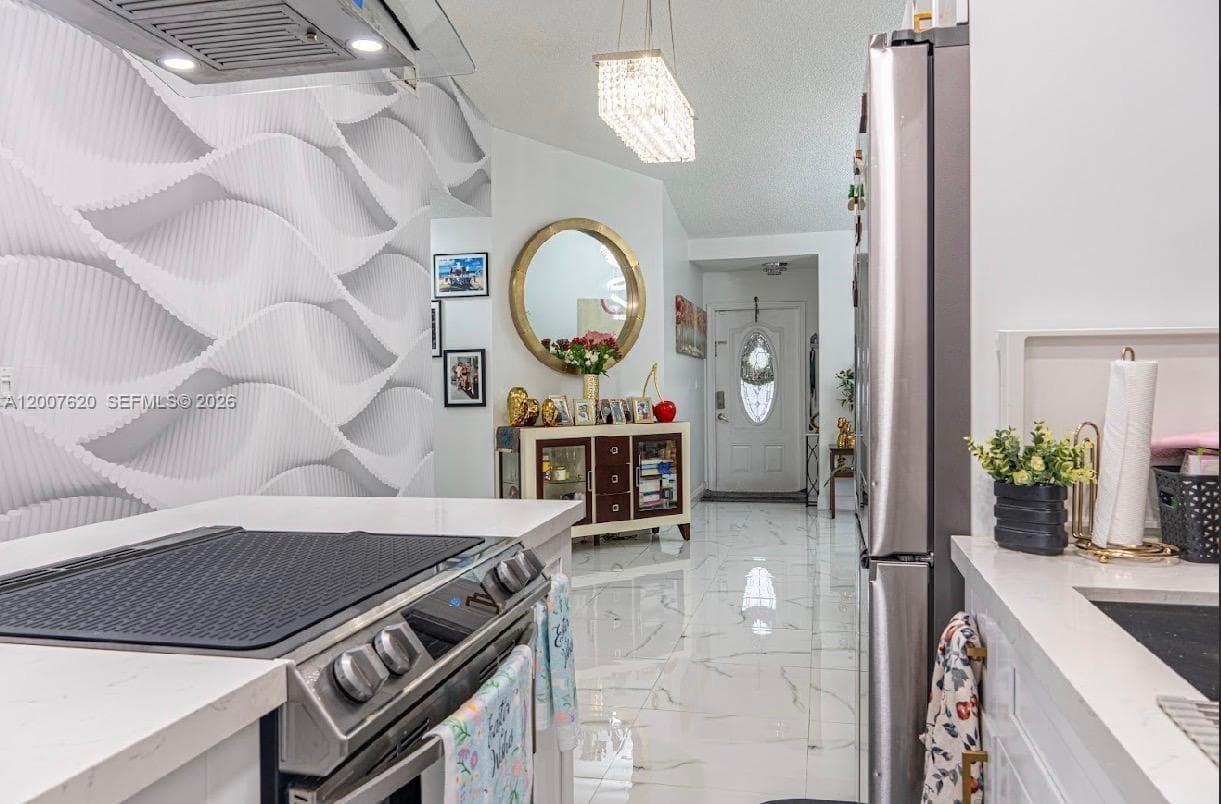 8419 NW 193rd Ln, Hialeah FL 33015 — 17