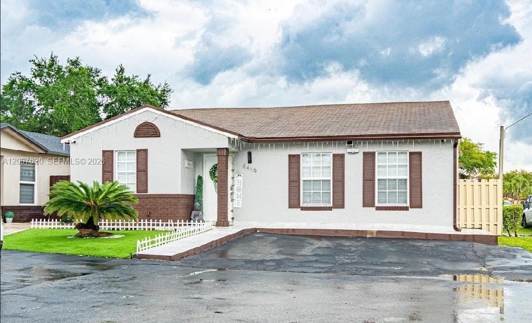 8419 NW 193rd Ln, Hialeah FL 33015 — 1