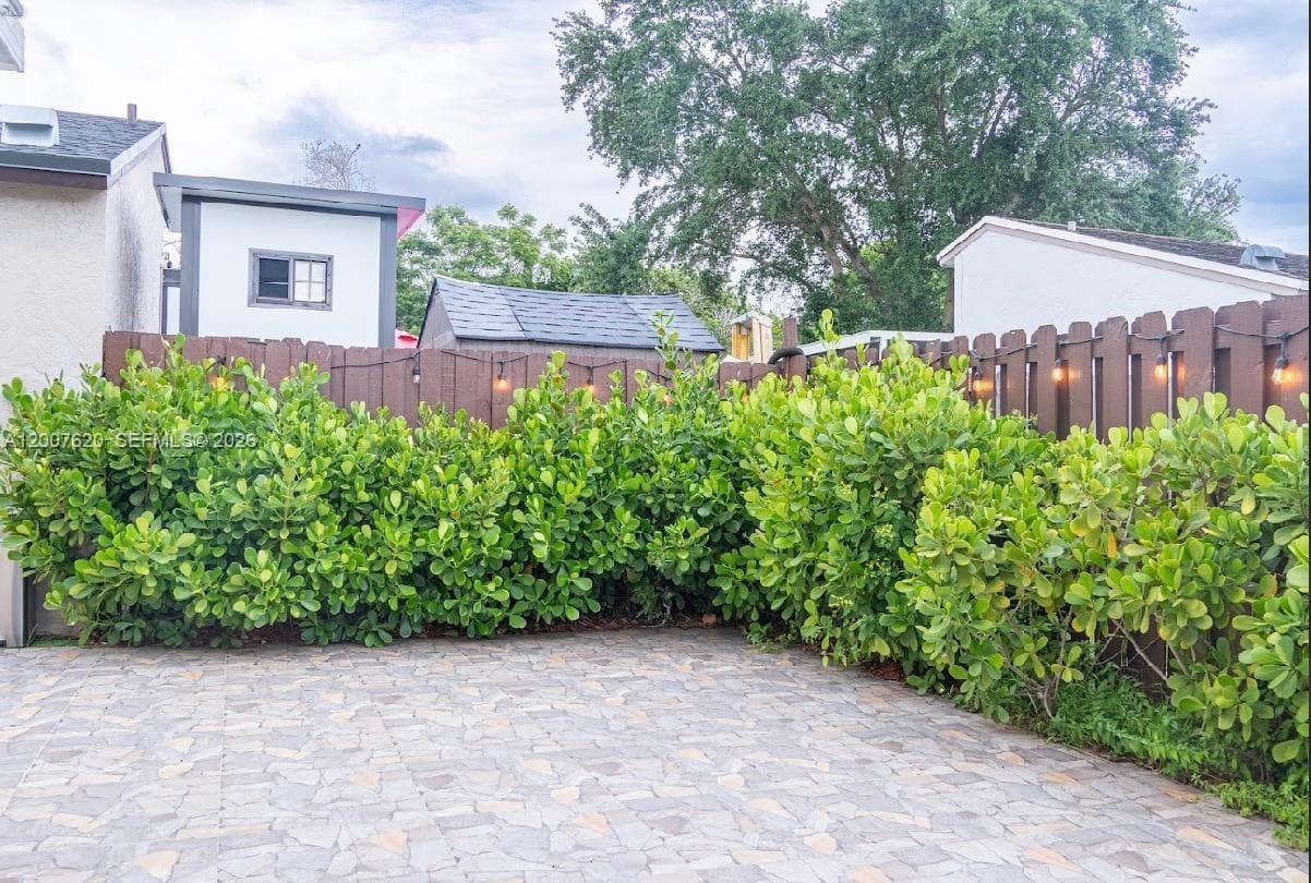 8419 NW 193rd Ln, Hialeah FL 33015 — 37