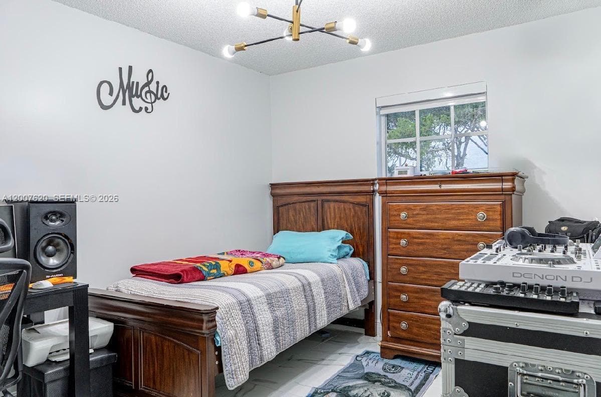 8419 NW 193rd Ln, Hialeah FL 33015 — 29