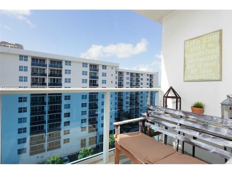 7501 E Treasure Dr # 8C, North Bay Village FL 33141 — 2